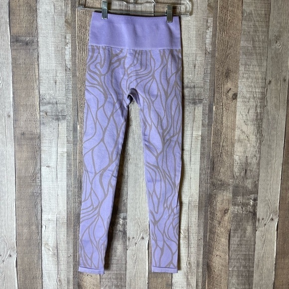 Fabletics High-Waisted Seamless Legging NWT - Picture 2 of 6